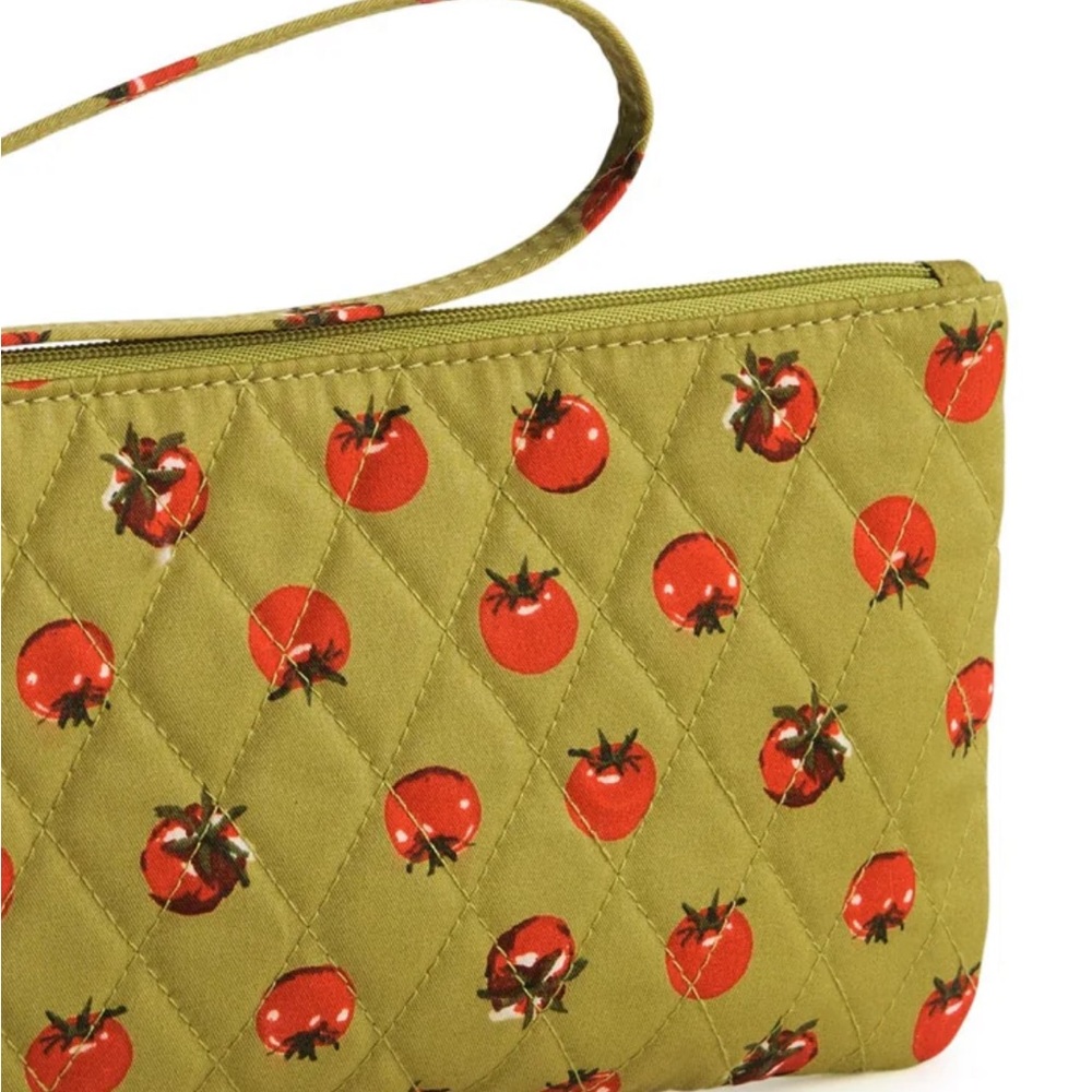 NWT Vera Bradley Cotton Zip Wristlet in Tiny Tomatoes 🍅🍅🍅